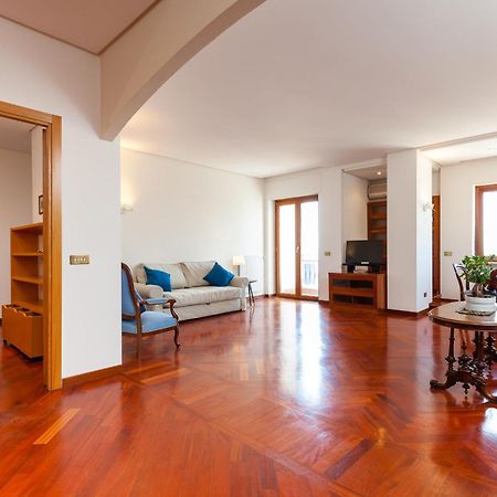 Cervantes I - Bh 65 Napoli Dış mekan fotoğraf