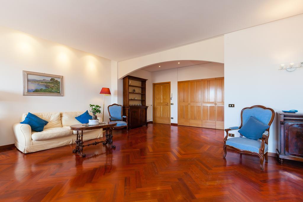 Cervantes I - Bh 65 Napoli Dış mekan fotoğraf