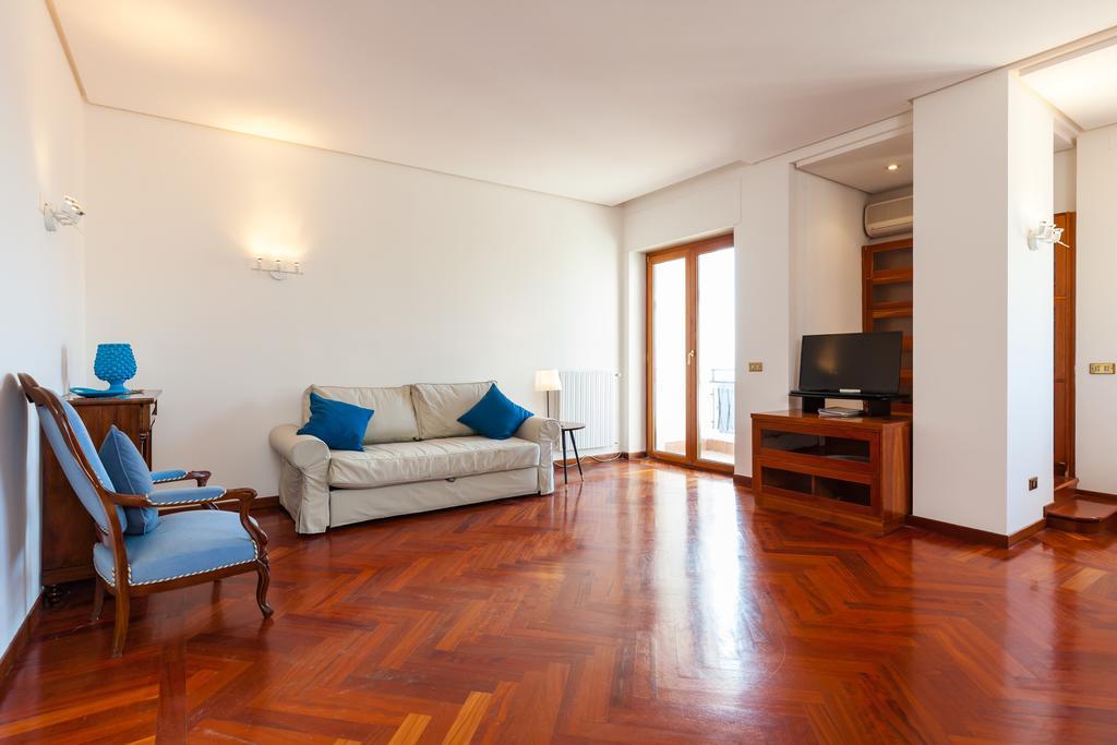 Cervantes I - Bh 65 Napoli Dış mekan fotoğraf